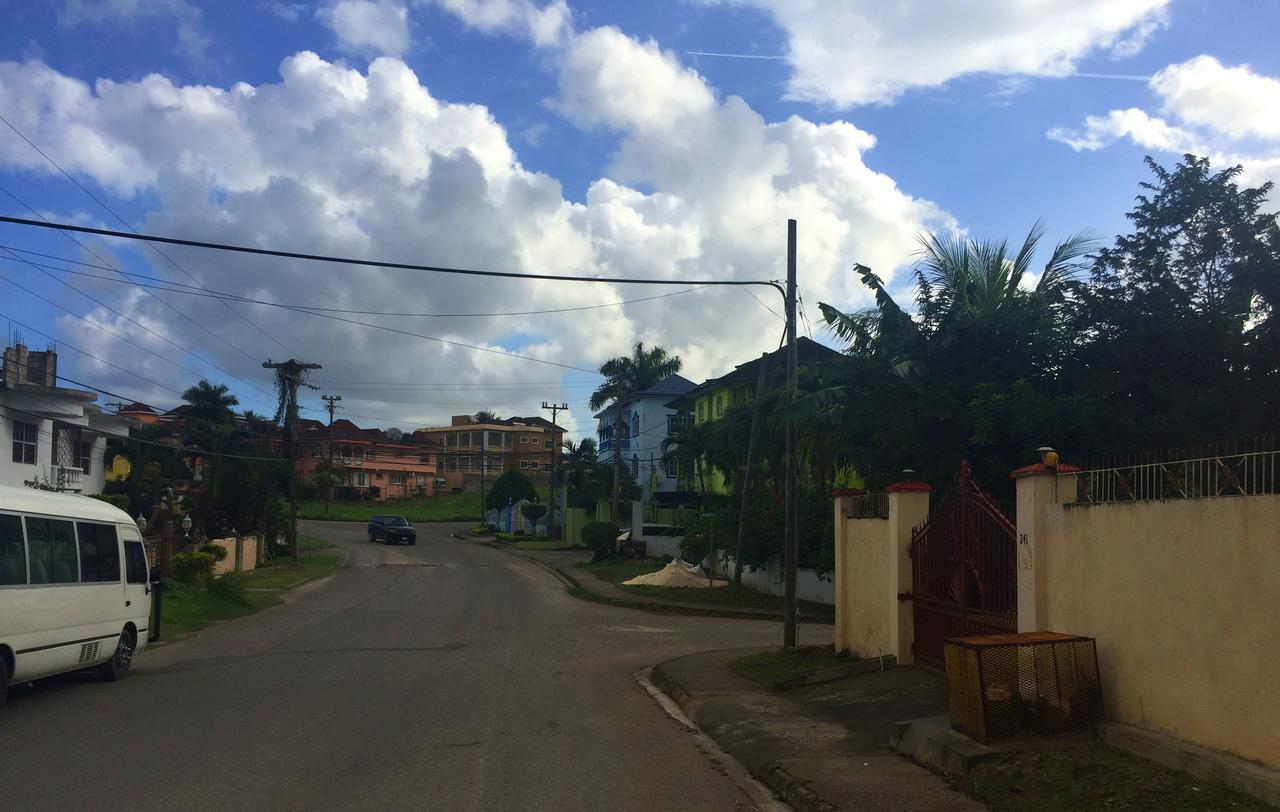 Yaad Hostel Montego Bay Ngoại thất bức ảnh
