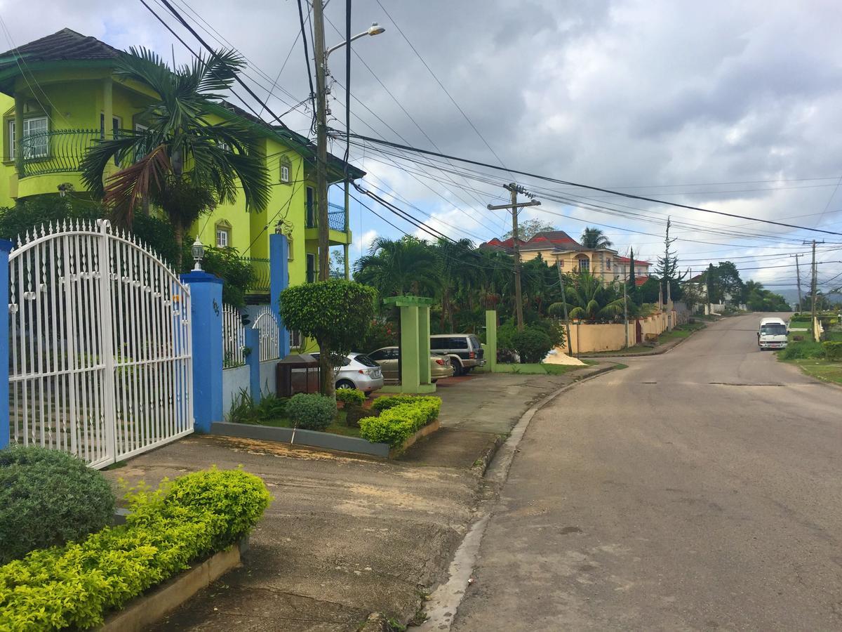 Yaad Hostel Montego Bay Ngoại thất bức ảnh