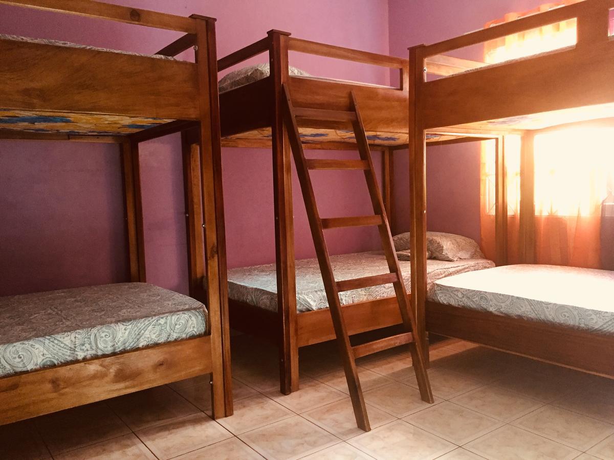 Yaad Hostel Montego Bay Ngoại thất bức ảnh