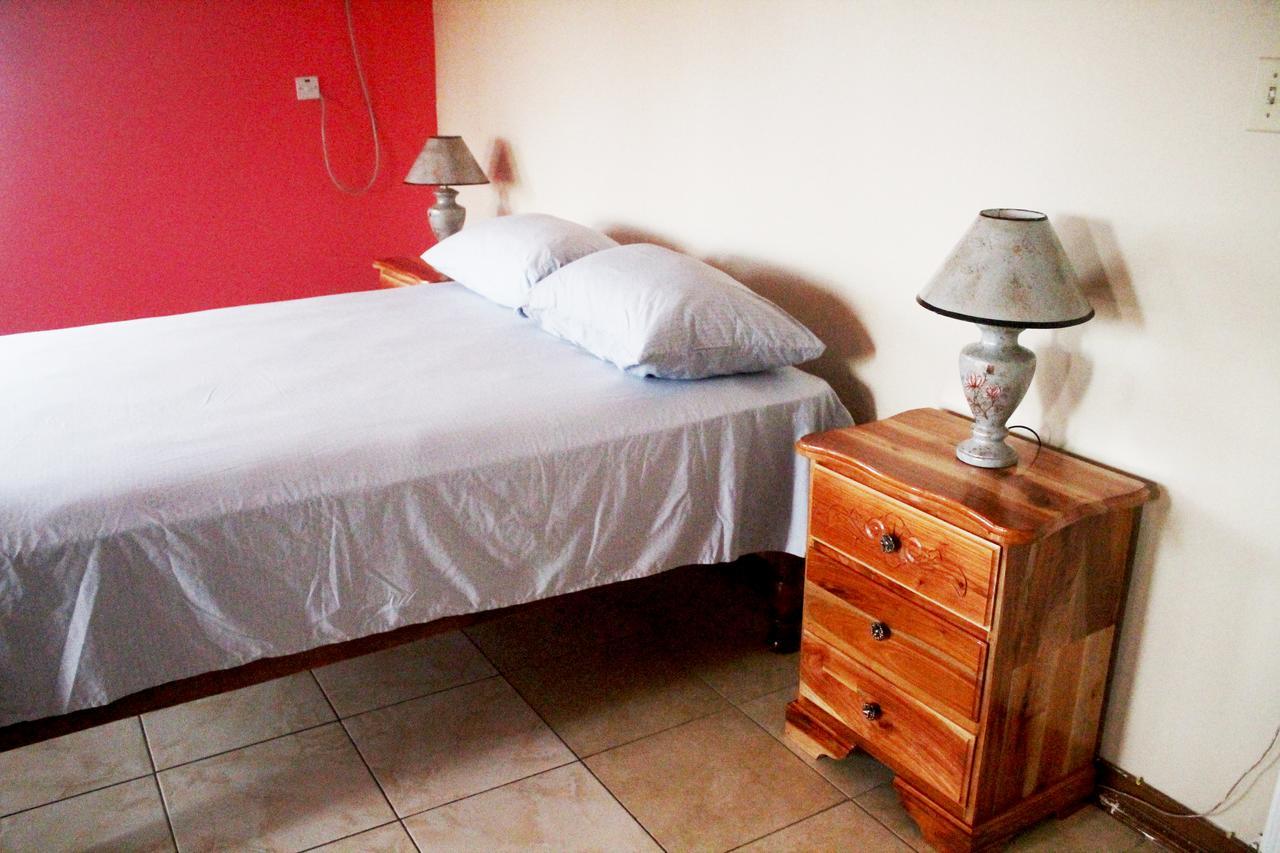 Yaad Hostel Montego Bay Ngoại thất bức ảnh