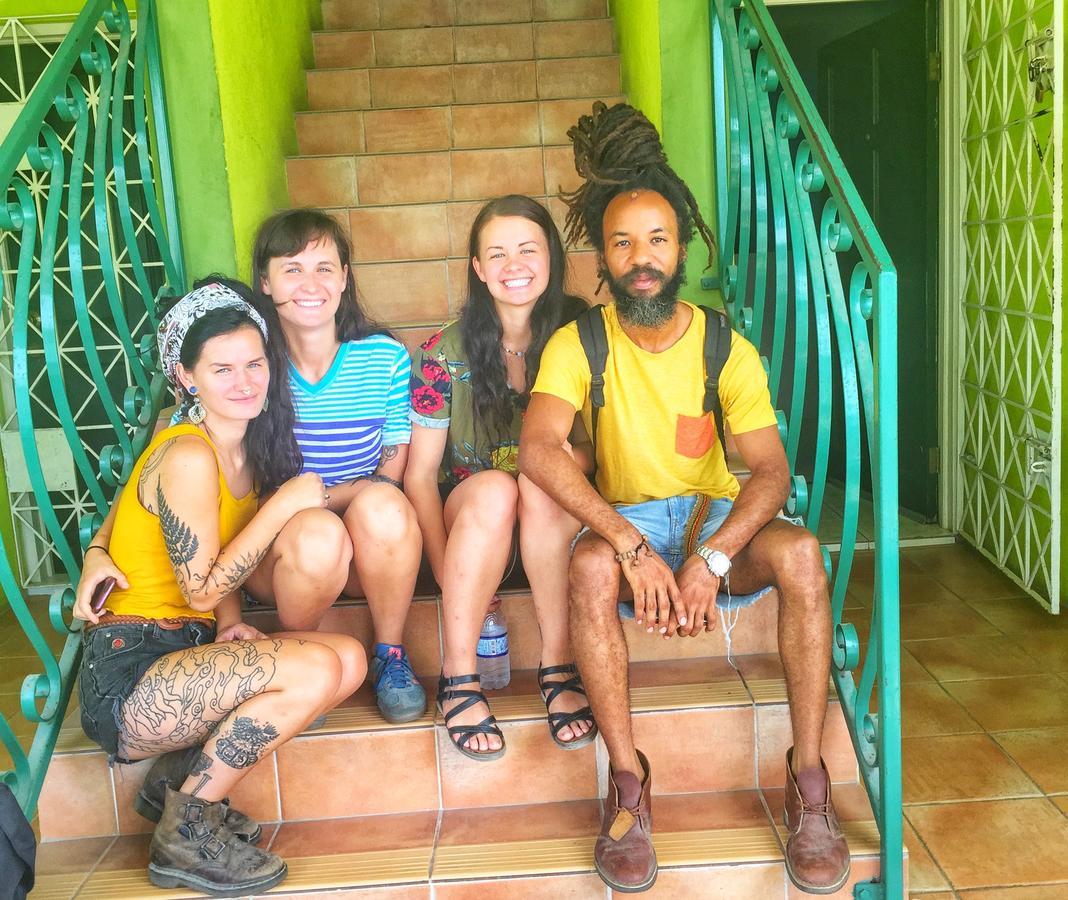 Yaad Hostel Montego Bay Ngoại thất bức ảnh