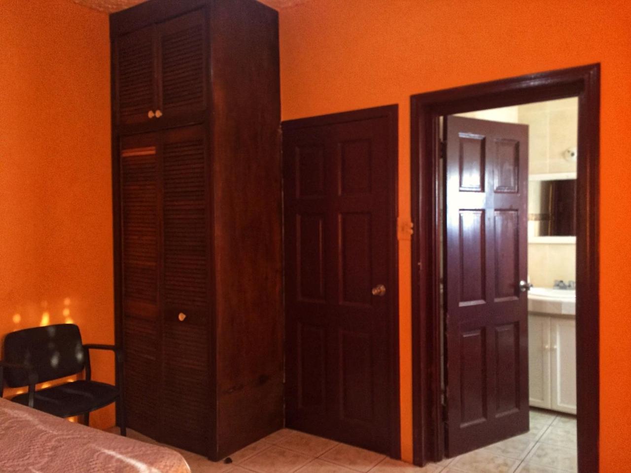 Yaad Hostel Montego Bay Phòng bức ảnh