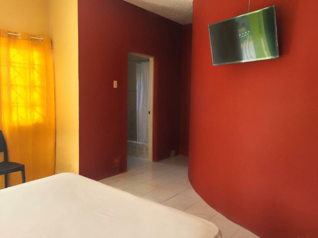 Yaad Hostel Montego Bay Ngoại thất bức ảnh
